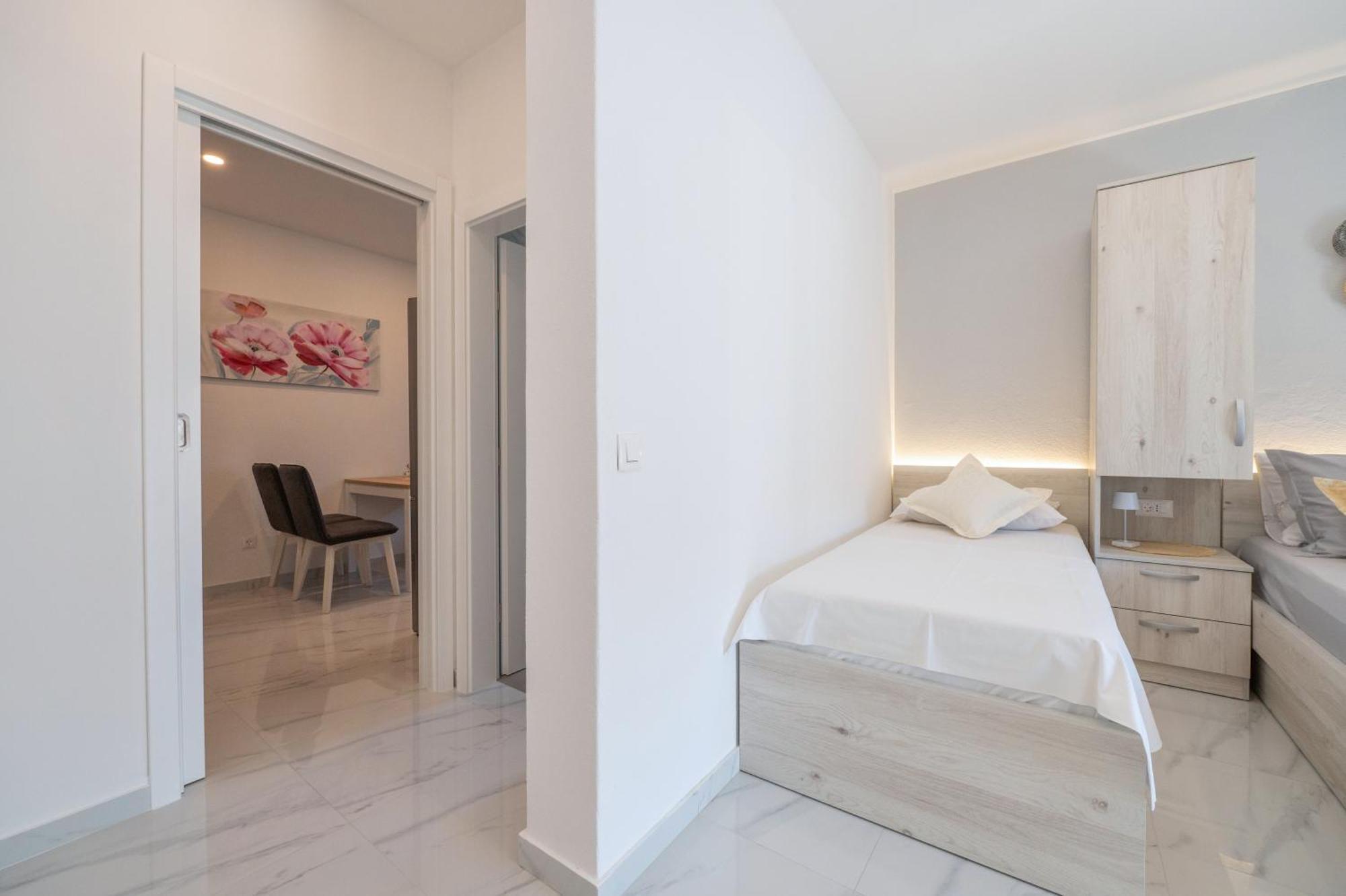 Apartmants Sestic ทูแชพี ภายนอก รูปภาพ
