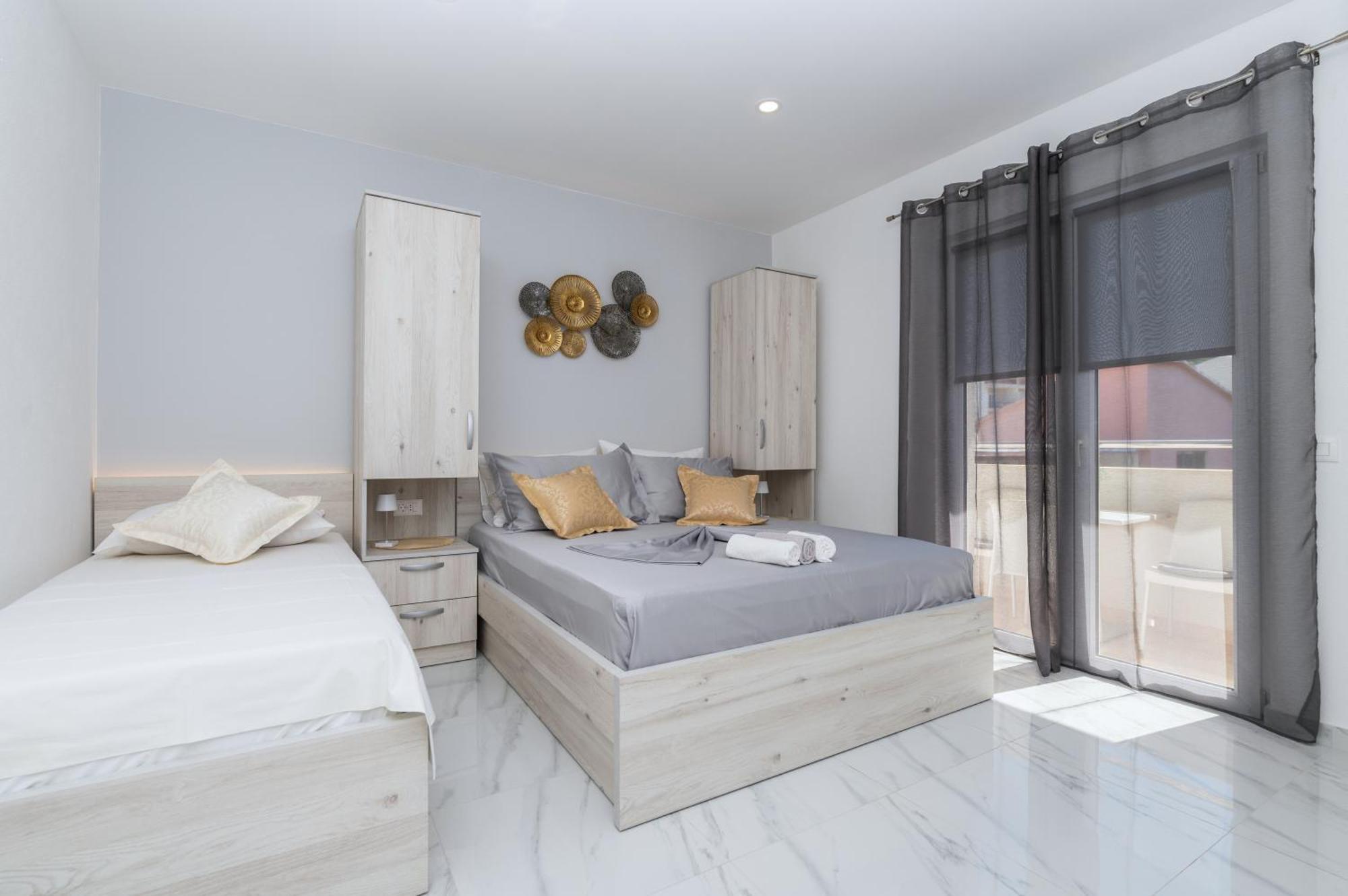 Apartmants Sestic ทูแชพี ภายนอก รูปภาพ