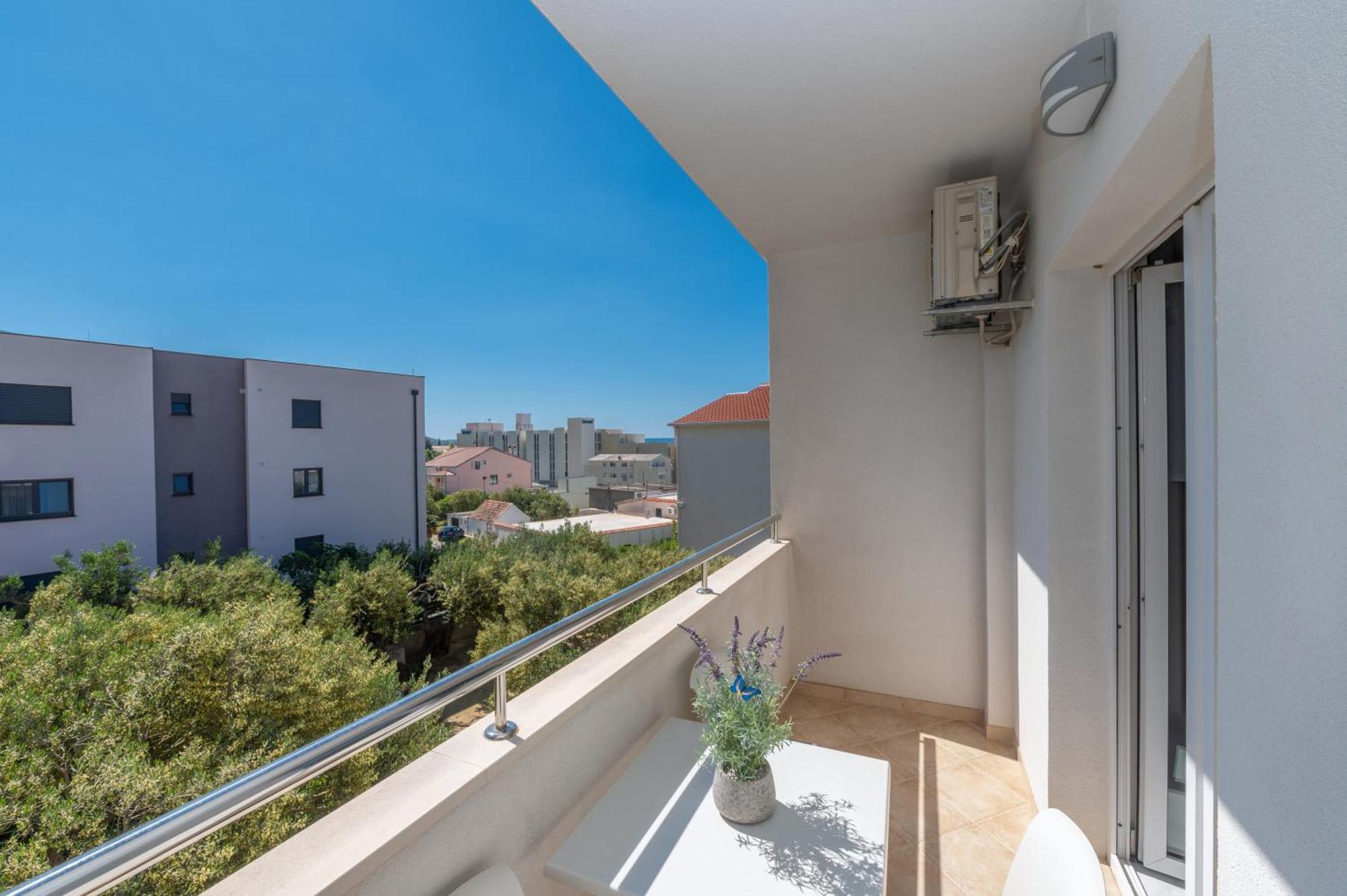 Apartmants Sestic ทูแชพี ภายนอก รูปภาพ