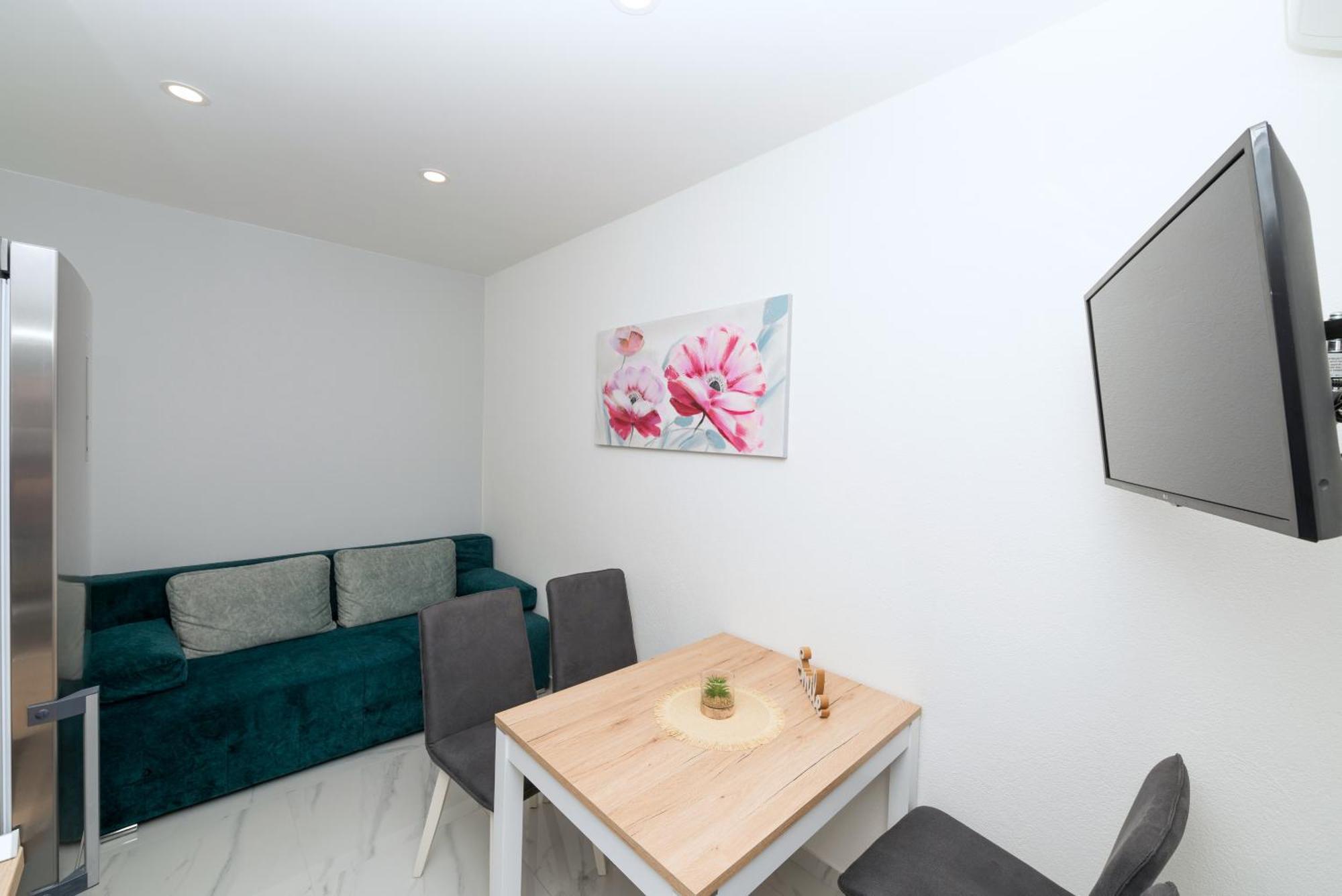 Apartmants Sestic ทูแชพี ภายนอก รูปภาพ